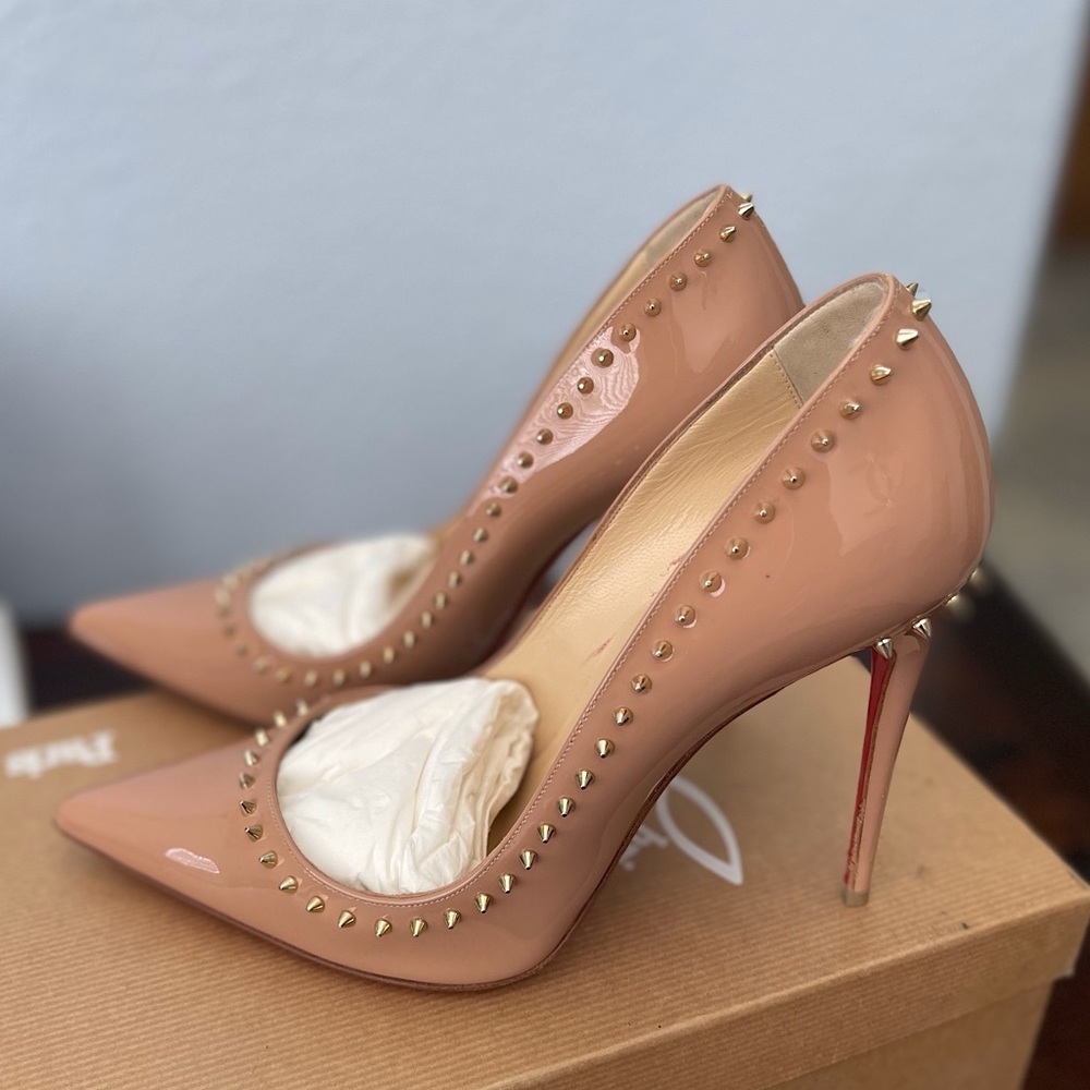 Christian Louboutin Anjalina 100 patent nude and gold